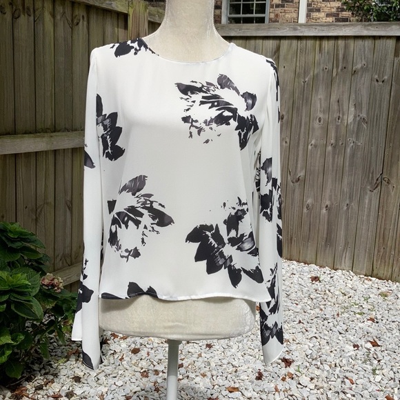 Vince Camuto Tops - 2 Elegant Vince C Tops